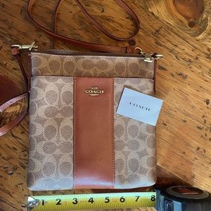 COACH 8” crossbody purse. Gently used great condition